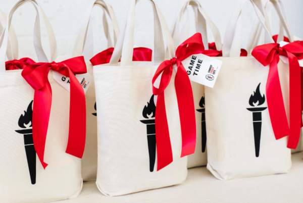 5 Things to Include in Your Corporate Event Gift Bag